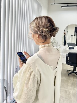 シロ 船橋(白silo) 変形ツインお団子アレンジ/アップスタイル/まとめ髪/ヘアセット