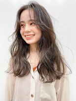 ユイル(Uil)&nbsp;小顔前髪顔周りレイヤー×ベージュカラー デザインカラー