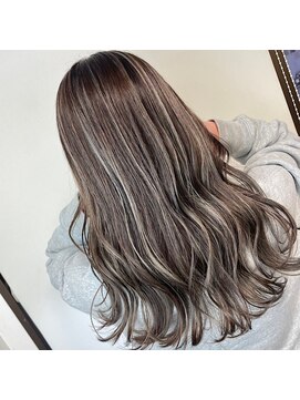 アイズ 本厚木(AIZU) コントラストハイライト　ホワイトシルバー