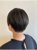 大人女子のハンサムショート 大人ショート うる艶カラー