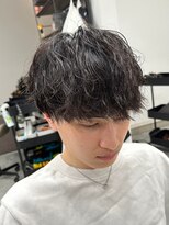 フゥ 宇都宮(FeU)&nbsp;波巻きパーマセンターパートツイストパーマメンズマッシュパーマ