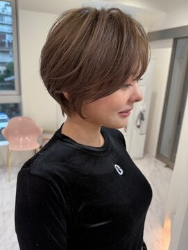 モナバイルーブル(MONA by Louvre) 【MONA】ヘアリーショート/コンパクトショート/ミルクティカラー