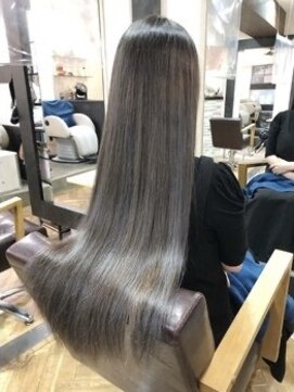 ビー オン ディー ヘア 池袋(BonD hair) ◎ロングの艶々シルバーカラー【池袋/髪質改善/ハイライト】