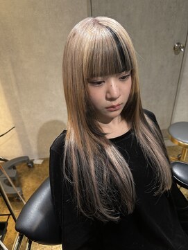 ハンナ 札幌(HANNAH) バイカラーラインストレート　くびれヘア