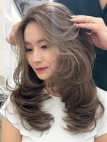 エトワール(ETOILE)&nbsp;レイヤーカット/外国人風レイヤー/ベージュカラー/三ノ宮