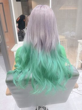 デイズ(days) ホワイトシルバーカラー/毛先グリーンカラー