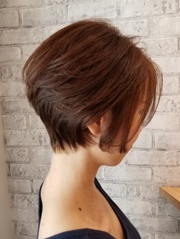 TABBY hair lounge 【タビー ヘアラウンジ】【4月上旬 NEW OPEN(予定)】の写真/スタイリング楽チンなのに、どこか目を惹くショートスタイルに♪髪質やクセを見極めたカットが好評◎