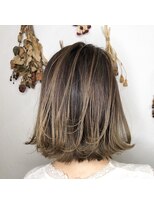 ウル(Ulu)&nbsp;ミルクティーバレイヤージュ