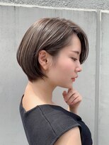 ラミ(L'ami)&nbsp;【東 純平】丸み耳掛けショートボブ＋セピアグレージュ