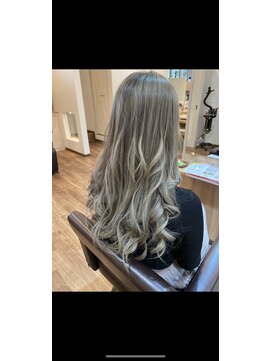 ヘアーサロン リーベ 清瀬店(Hair Salon Liebe) ハイトーンハイライト