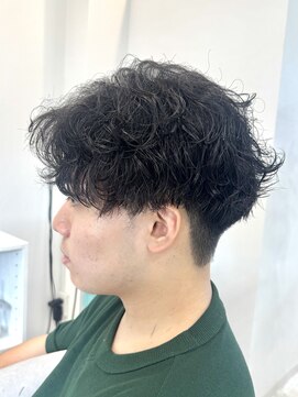 イロ 成田(iLo) 波巻きスパイラルパーマ