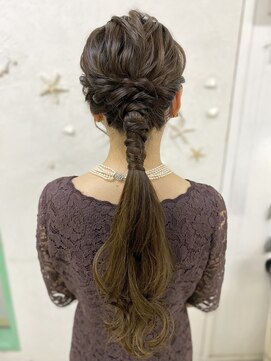 メカマハロジャミング(Me Ka Mahalo Jammming) ローポニーアレンジ/ヘアセット/お呼ばれヘア/参列ヘア