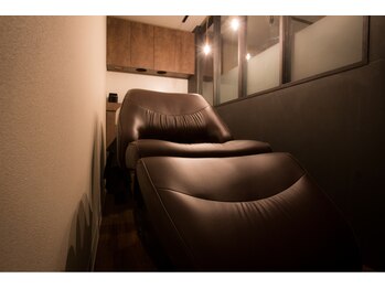 salon 8　【エイト】