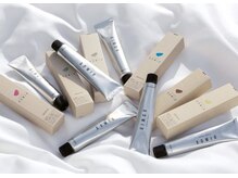 アドミオカラー