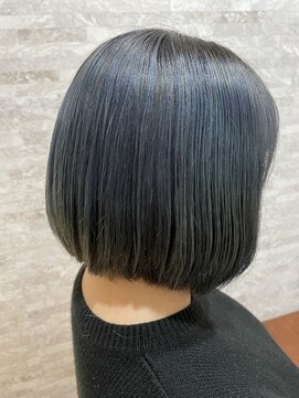 ヘア デザイン クランプ フロント(Hair Design CLAMP front) くすみブルー