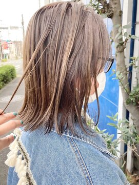 エイト(eight) ベージュ×ウェットボブ