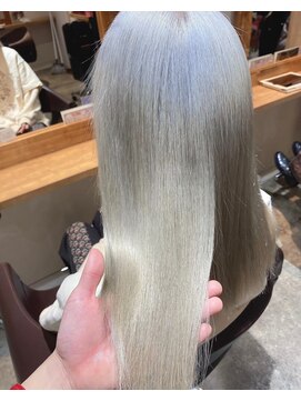 アルーシェ 新宿店(Alushe) ホワイトベージュ