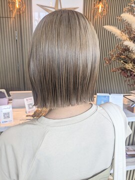 ブレンド(BLEND) ミルクティーベージュのボブ