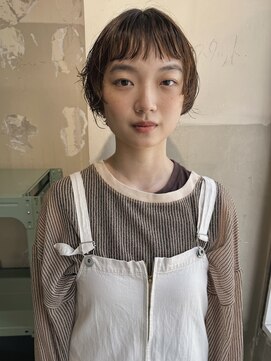 ロジ(loji) オン眉ショートボブとパーマ