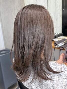 ディーエックス ウエスト(Dxxxx WEST) 透明感グレージュカラー［韓国/顔周りカット/イルミナカラー］