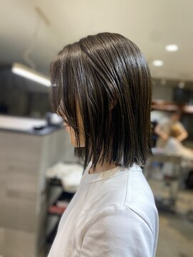 ニカイ(2F) ボブ/オリーブグレージュ