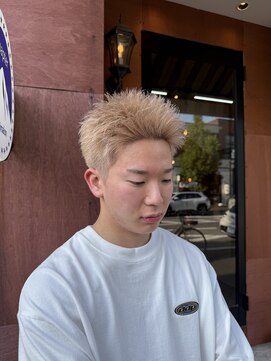 チャプター 問屋町(chapter) 刈り上げスパイキーボックスショートミルクティーベージュ眉毛