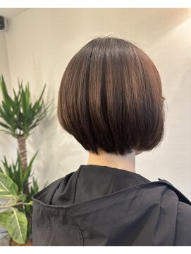 ヘアドクターベガ(hair Dr.VEGA) 前下がりショートボブ