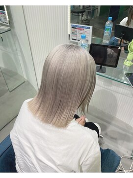 【二次元オタク必見！】ホワイトグレージュカラー☆