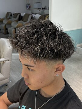 アンティークベル 南柏(ANTIQUE BELLE) “ツイストパーマ”アップバングショート