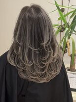 ゼウス(Zeus.)&nbsp;海外ヘアーハッシュカットレイヤーカット