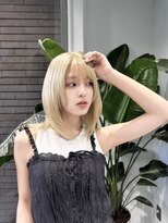 ノラ ウメダ(NORA UMEDA) ブロンドミディアムレイヤー