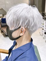 デイズ(days) 束感マッシュショート/ホワイトシルバーカラー