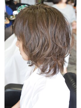 オーバーキャプテンネイキッド(OVER CAPTAIN NAKED) 伸ばしかけミディアム×黄色く抜けないコバルトアッシュ