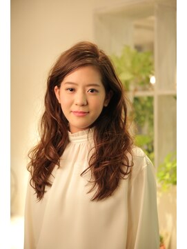 ピュール ラフォレ(Pur laforet) パーマ風大人フェミニン