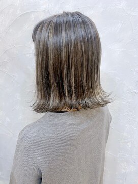 ラヴリア クルメ(LOVERIA KURUME) ≪LOVERIA KURUME/久留米≫3Dハイライト×外ハネショートボブ