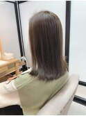 《era》　カーキアッシュ　うる艶髪　外ハネ　ストレート　みわ