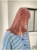 切りっぱなしミディアム　サーモンピンク　ブリーチカラー