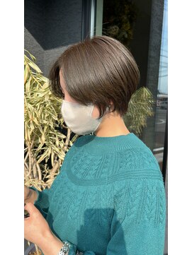 ツヅル(tsuzuru.) 丸みショート