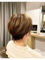 カミケンガレリア(kamiken. galleria)&nbsp;ふんわりボリューム大人の美髪ショート【カミケンガレリア】