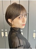 束感ショート×小顔立体カット×ココアブラウン