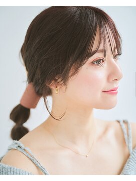 イーズ(EAZE) ローポニーテールアレンジおでかけヘア