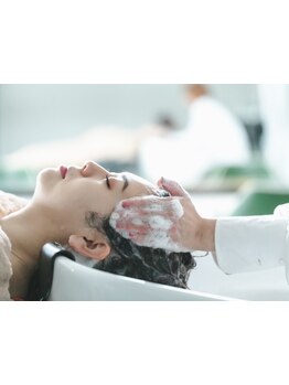【各務原市】メンズに特化した女性スタイリスト在籍サロン◆メンズ特有の髪のお悩みを解決するヘッドスパ◎