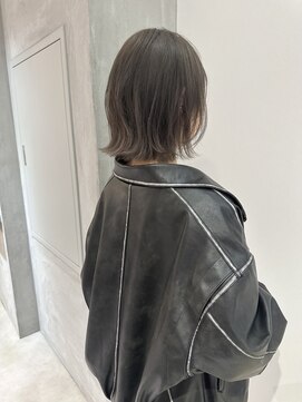 ヨーク(YOKE) YOKE 切りっぱなしボブ外ハネボブくびれボブアッシュグレージュ