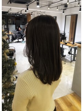 深めオリーブカラー