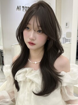 アイトーキョーエス 渋谷(AI TOKYO S) ハッシュカットくびれ巻きブルーブラックロングレイヤー前髪