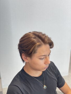 グルーマーズトウキョウ 渋谷店(GROOMER/S TOKYO) ラフカール 刈り上げセンターパート フェザーパーマメンズカット