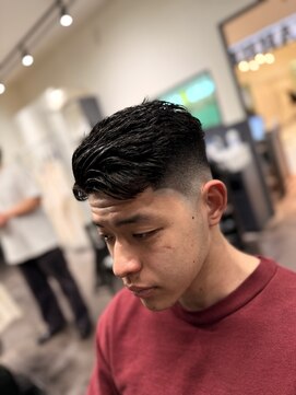 フランクスバーバーリベラルド 横浜(FRANK'S BARBER LIBERALD) フェザーパーマ×スキンフェード