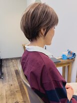 シロ(siro) ショート×白髪ぼかし