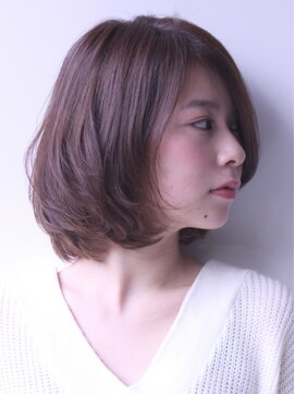 シャカ(SHAKA) 幅広い年齢に人気のボブ ひし形シルエット 毛先パーマ