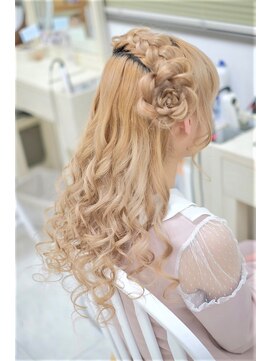 リサ 恵比寿(risa.) お花カチューシャヘア